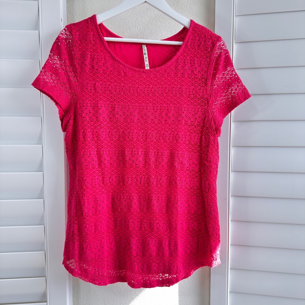 Leo Nicole. Size L. Pink Lace Women's Top
